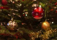 christmas-baubles-1078996_640