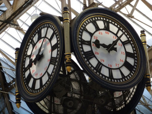 Public clock (oatsy40, Flickr)